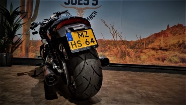 Harley-Davidson-V-rod-Muscle-VRSCF-2011