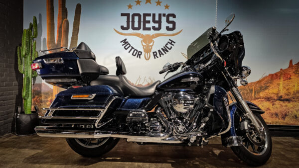 Harley-Davidson-FLHTCU-Ultra Classic-2014