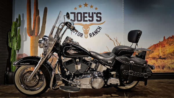 Harley-Davidson-Heritage classic-softail-FLSTC