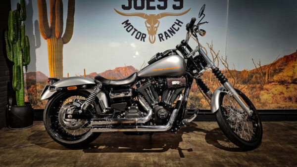 Harley-Davidson-Dyna-Wide Glide-FXDWG-Fat Tire-2014