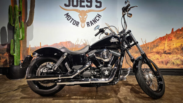 Harley-Davidson-Street Bob-FXDB-2013