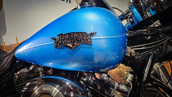 Harley-Davidson-FLHRC-Road King Classic-2010-model-2011