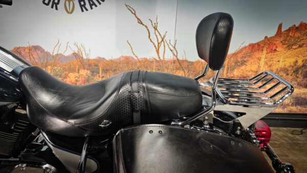 Harley-Davidson-Road King Classic-FLHRC-2012