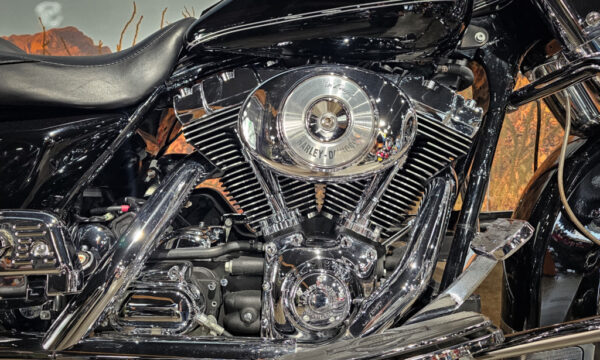 Harley-Davidson-FLHRC-Road King Classic-2005