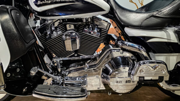 Harley Davidson-Roadking classic-FLHRC-2000