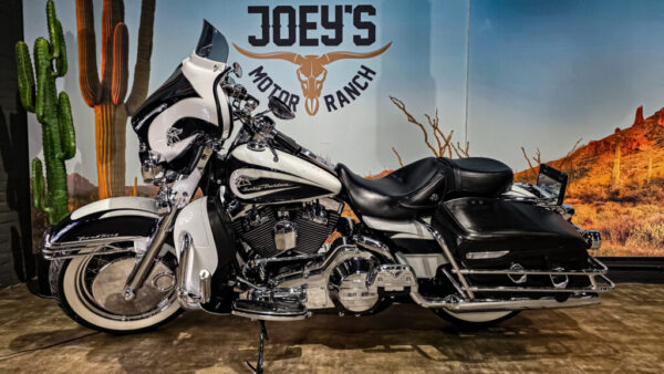 Harley Davidson-Roadking classic-FLHRC-2000