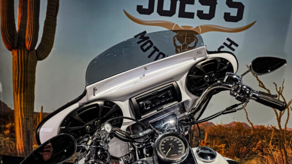 Harley Davidson-Roadking classic-FLHRC-2000