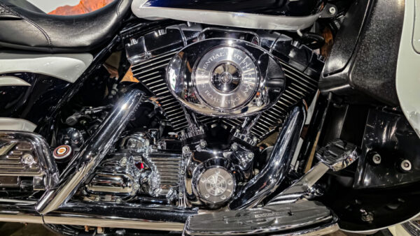 Harley Davidson-Roadking classic-FLHRC-2000