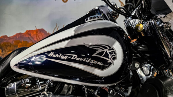 Harley Davidson-Roadking classic-FLHRC-2000