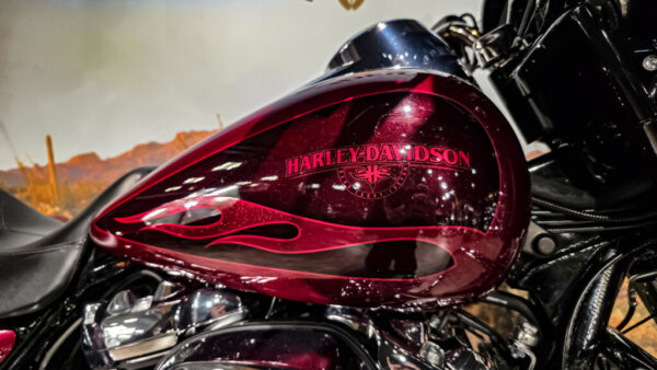 Harley-Davidson-FLHXS-Street Glide Special-2017-Hard Custom Candy