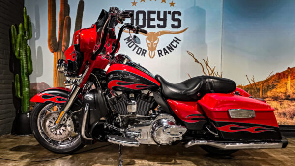 Harley-Davidson-CVO-Ultra Classic CVO- Custom vehicle operations- 2010 (6)