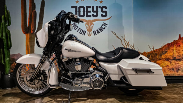 Harley-Davidson- Street Glide- FLHX-2011- Bigspokes (1)