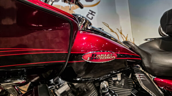 Harley-Davidson-FLTRUSE-Road Glide Ultra-CVO