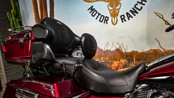 Harley-Davidson-FLTRUSE-Road Glide Ultra-CVO