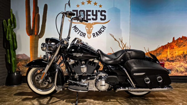 Harley-Davidson - Road King Classic - 2011 - FLHRC (12)