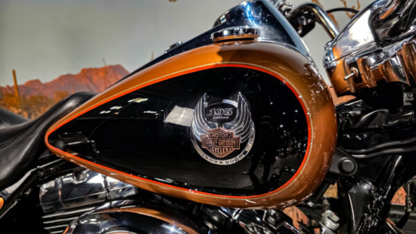 Harley-Davidson-FLHRC-Road king classic-2008-105th anniversary