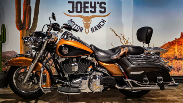 Harley-Davidson-FLHRC-Road king classic-2008-105th anniversary