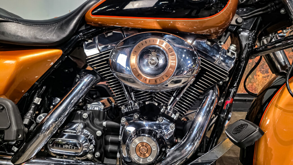 Harley-Davidson-FLHRC-Road-king-classic-2008-105th-anniversary-2 Harley Davidson, FLHRC, Road King Classic, 105th Anniversary, 2008