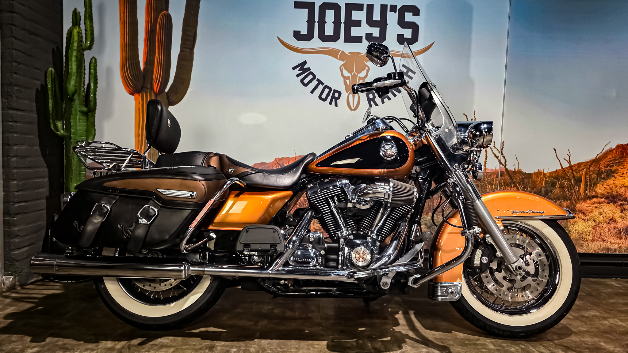 Harley-Davidson - Road King Classic - FLHRC - Anniversary 105th edition - 2008 (1)