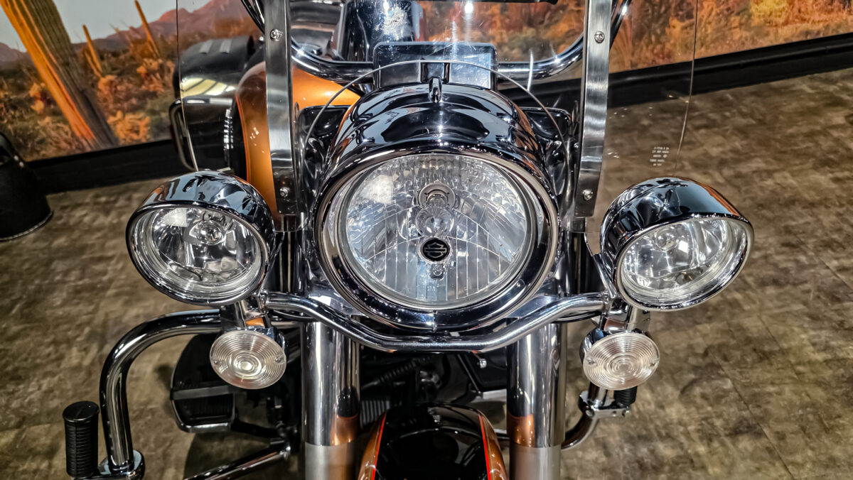 Harley-Davidson - Road King Classic - FLHRC - Anniversary 105th edition - 2008 (1)