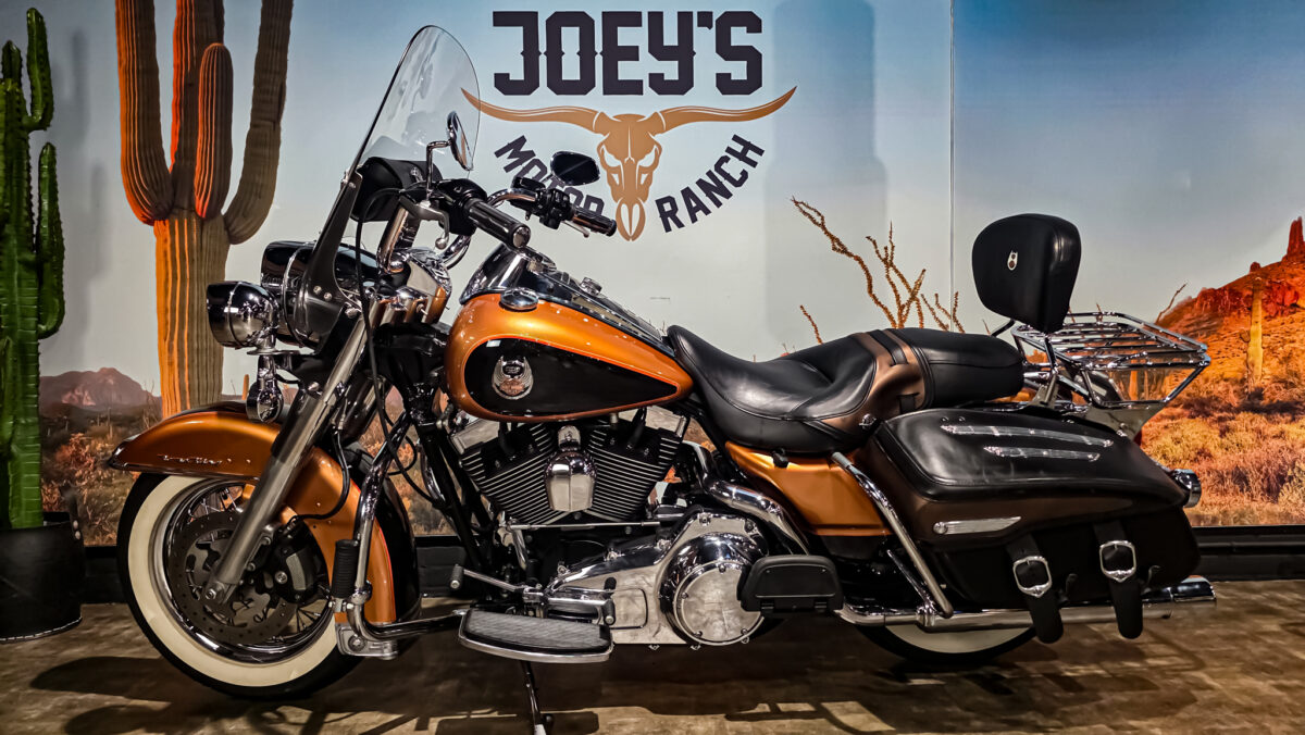 Harley-Davidson - Road King Classic - FLHRC - Anniversary 105th edition - 2008 (1)