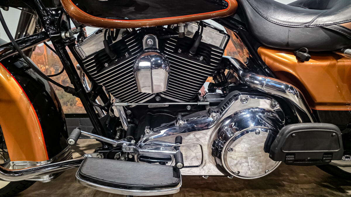 Harley-Davidson - Road King Classic - FLHRC - Anniversary 105th edition - 2008 (1)