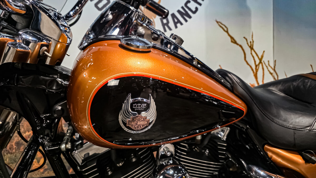 Harley-Davidson - Road King Classic - FLHRC - Anniversary 105th edition - 2008 (1)