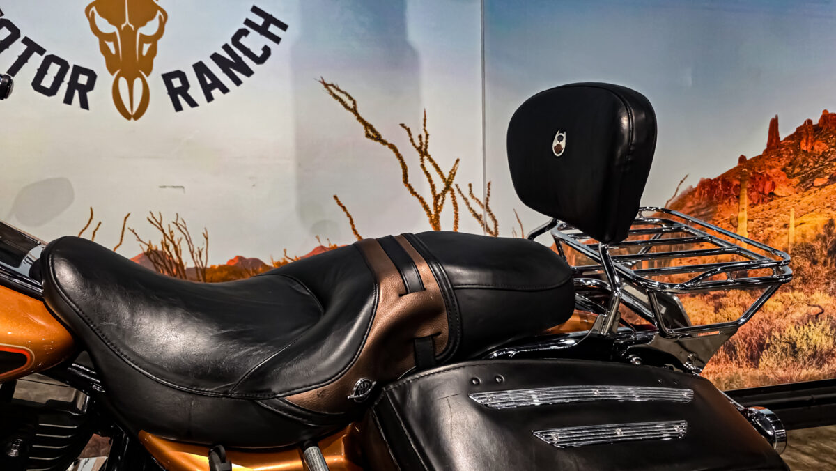 Harley-Davidson - Road King Classic - FLHRC - Anniversary 105th edition - 2008 (1)