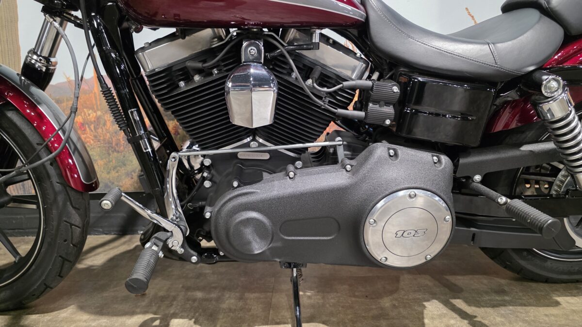 Harley-Davidson - Street Bob - FXDBB - Limited - 2015 (1)