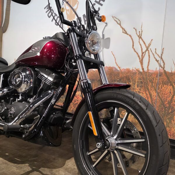Harley-Davidson - Street Bob - FXDBB - Limited - 2015 (1)