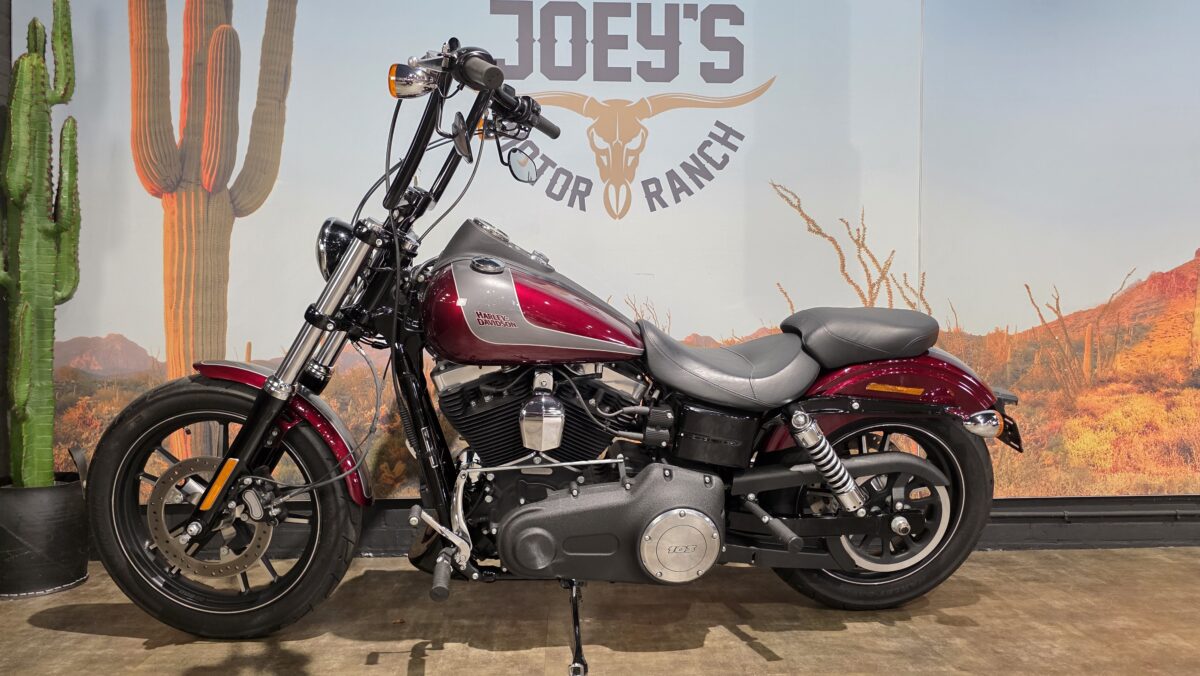 Harley-Davidson - Street Bob - FXDBB - Limited - 2015 (1)