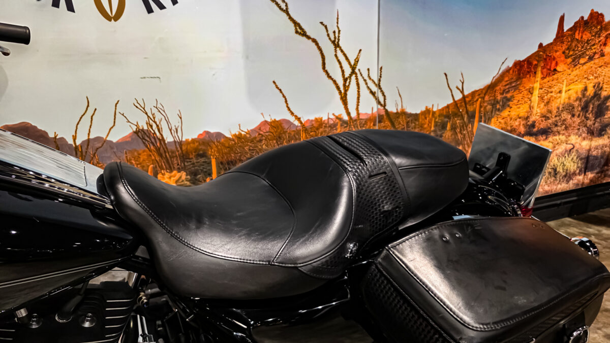 Harley-Davidson - Road King Classic - FLHRC - 2009 - Jekill and hyde (10)