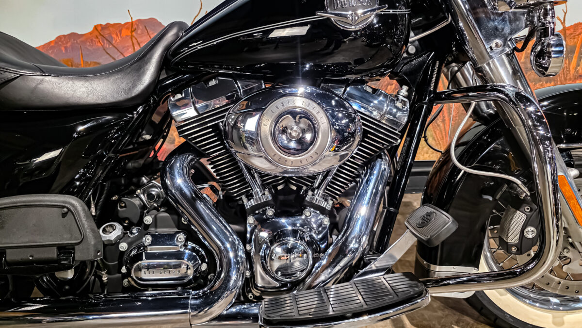 Harley-Davidson - Road King Classic - FLHRC - 2009 - Jekill and hyde (10)
