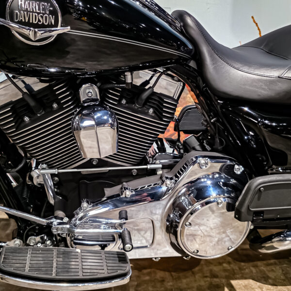 Harley-Davidson - Road King Classic - FLHRC - 2009 - Jekill and hyde (10)