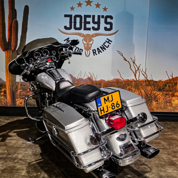 Harley-Davidson - FLHTCU - Electra Glide Ultra Classic - 2003 - 100th anniversary edition (4)