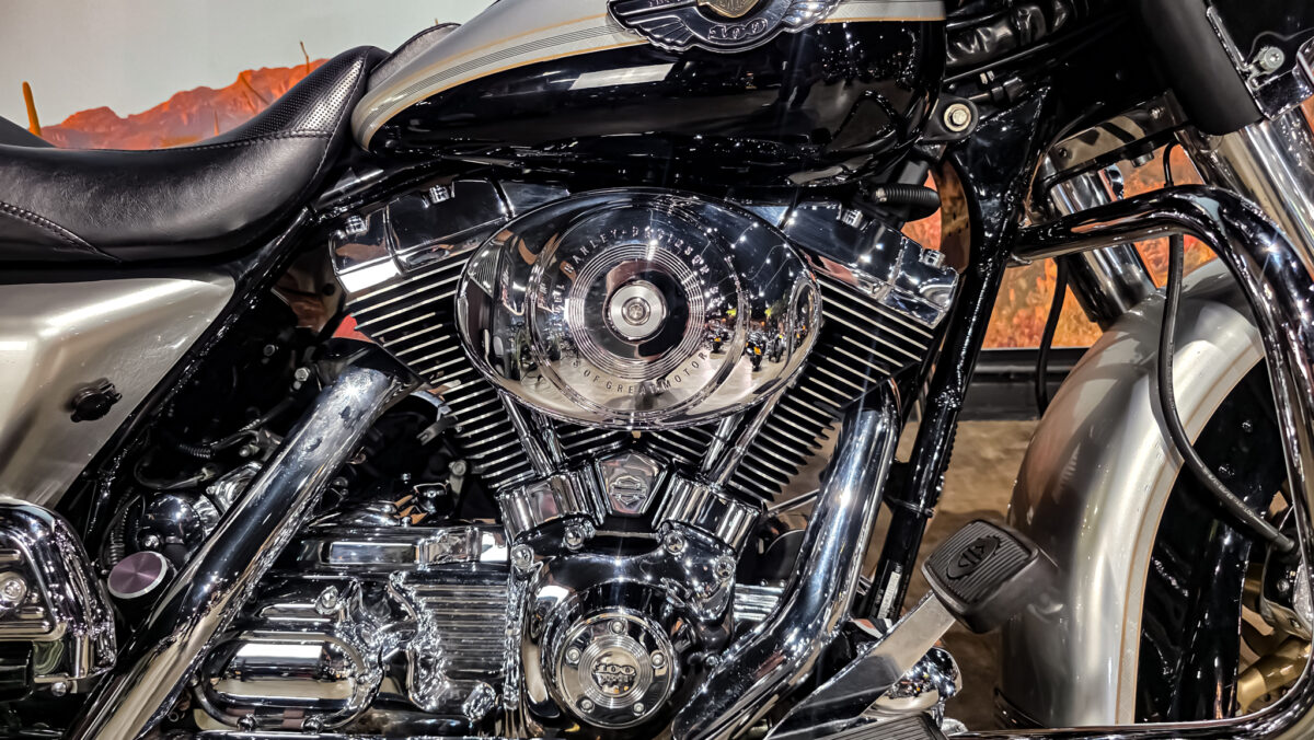 Harley-Davidson - FLHTCU - Electra Glide Ultra Classic - 2003 - 100th anniversary edition (4)
