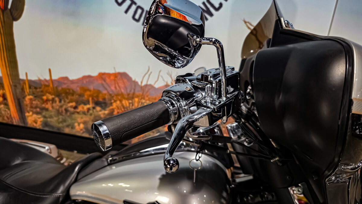 Harley-Davidson - FLHTCU - Electra Glide Ultra Classic - 2003 - 100th anniversary edition (4)