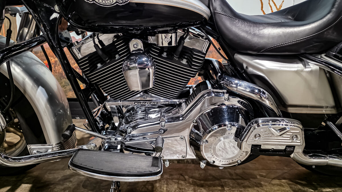 Harley-Davidson - FLHTCU - Electra Glide Ultra Classic - 2003 - 100th anniversary edition (4)