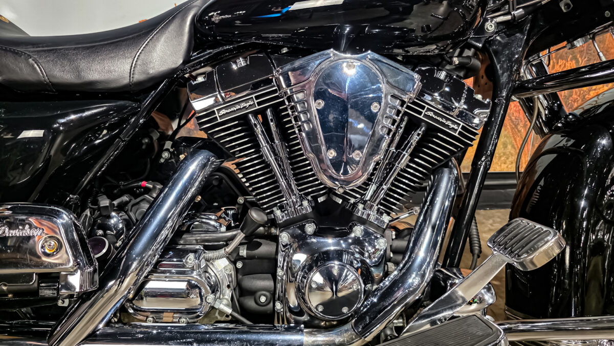 Harley-Davidson - FLHRCI - Road King Classic - #95 - limited edition (2) Harley-Davidson - FLHRCI - Road King Classic - #95 - limited edition.