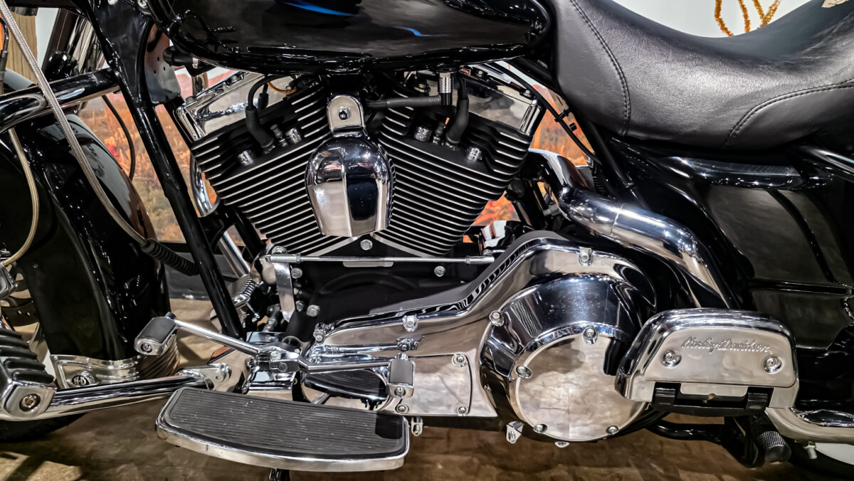 Harley-Davidson - FLHRCI - Road King Classic - #95 - limited edition (6) Harley-Davidson - FLHRCI - Road King Classic - #95 - limited edition.